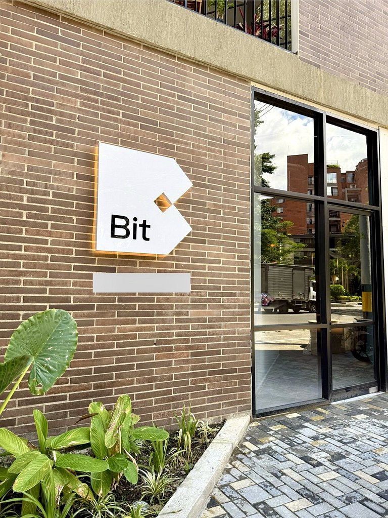 Loft moderno con balcón • Cerca de Plaza Mayor