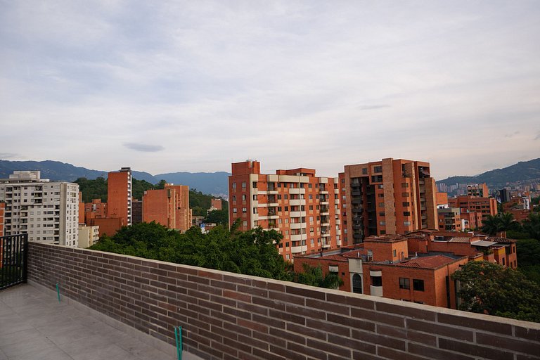 Loft moderno con balcón • Cerca de Plaza Mayor