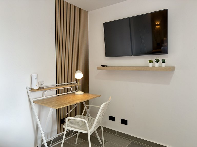 Loft moderno con balcón • Cerca de Plaza Mayor