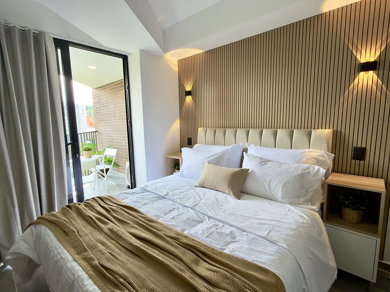 Loft moderno con balcón • Cerca de Plaza Mayor