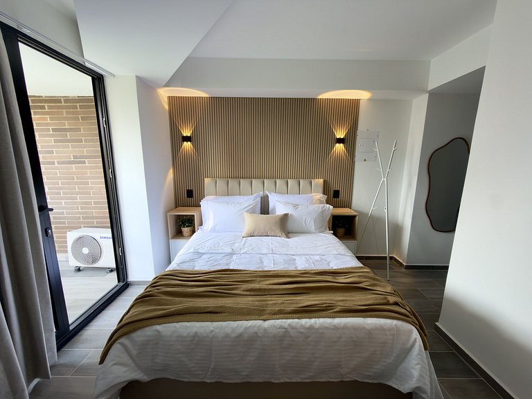 Loft moderno con balcón • Cerca de Plaza Mayor