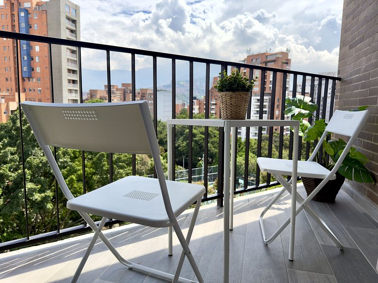 Loft moderno con balcón • Cerca de Plaza Mayor