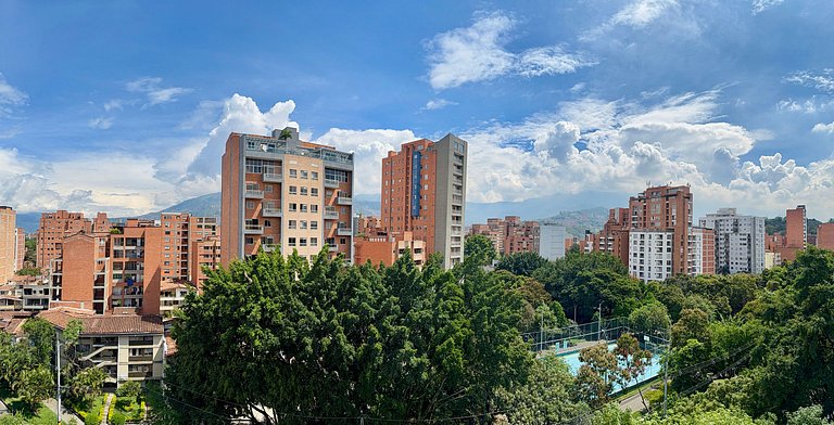 Loft moderno con balcón • Cerca de Plaza Mayor