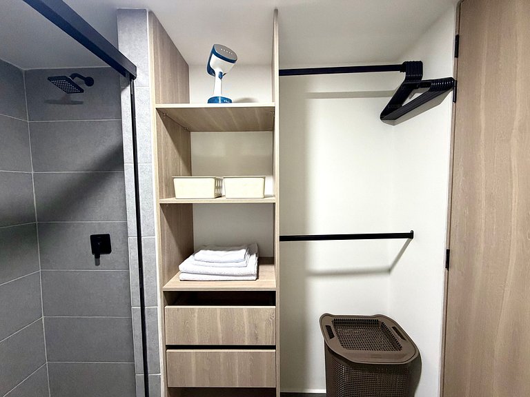 Loft moderno con balcón • Cerca de Plaza Mayor