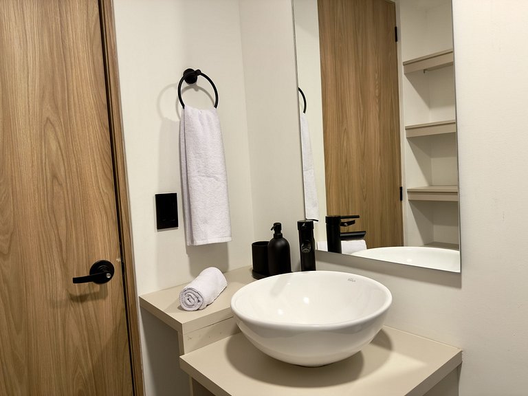 Luminoso & Acogedor Apartaloft en Laureles