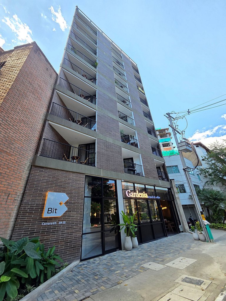 Loft moderno con balcón • Cerca de Plaza Mayor