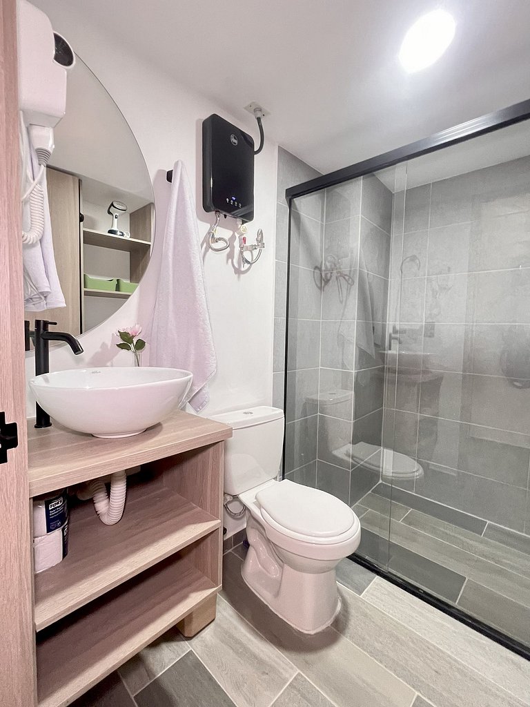 Loft moderno cerca de Laureles, metro y plaza mayor