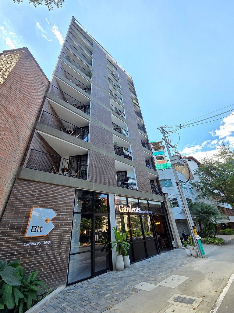 Loft moderno cerca de Laureles, metro y plaza mayor